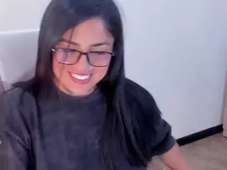 ivynaugthyqueen's Live Sex Cam Show