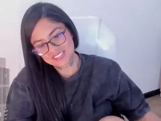 ivynaugthyqueen's Live Sex Cam Show