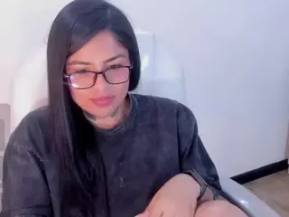 ivynaugthyqueen's Live Sex Cam Show