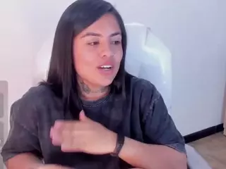 ivynaugthyqueen's Live Sex Cam Show