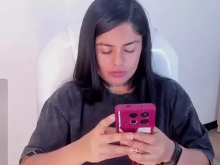 ivynaugthyqueen's Live Sex Cam Show