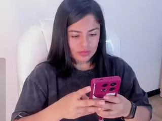 ivynaugthyqueen's Live Sex Cam Show