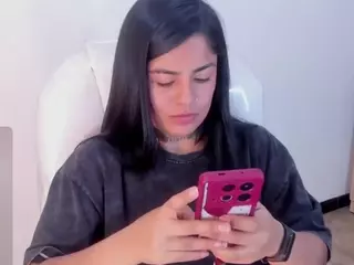 ivynaugthyqueen's Live Sex Cam Show