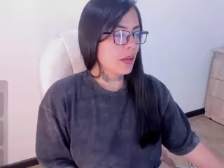 ivynaugthyqueen's Live Sex Cam Show
