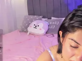 ivynaugthyqueen's Live Sex Cam Show