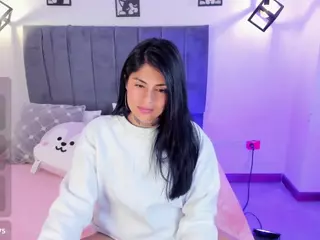 ivynaugthyqueen's Live Sex Cam Show