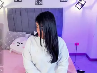 ivynaugthyqueen's Live Sex Cam Show