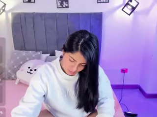 ivynaugthyqueen's Live Sex Cam Show