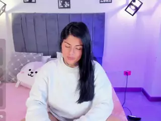 ivynaugthyqueen's Live Sex Cam Show