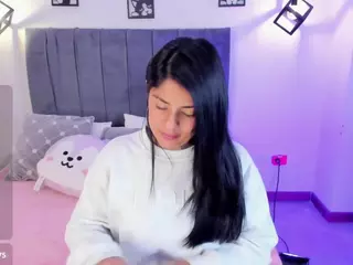 ivynaugthyqueen's Live Sex Cam Show