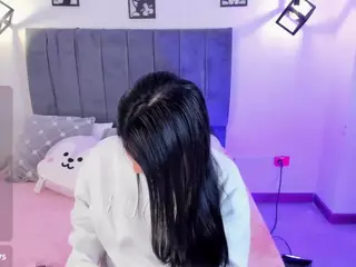 ivynaugthyqueen's Live Sex Cam Show