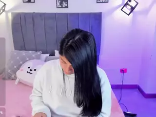 ivynaugthyqueen's Live Sex Cam Show