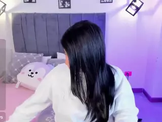ivynaugthyqueen's Live Sex Cam Show