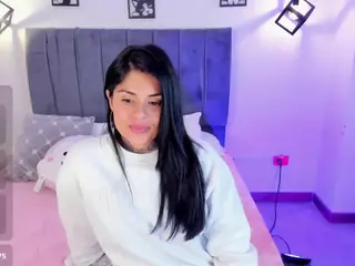 ivynaugthyqueen's Live Sex Cam Show