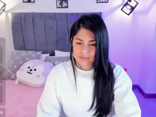ivynaugthyqueen's Live Sex Cam Show