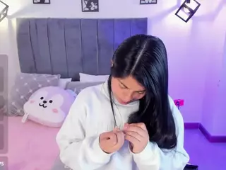 ivynaugthyqueen's Live Sex Cam Show