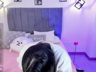 ivynaugthyqueen's Live Sex Cam Show