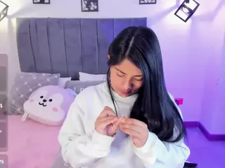 ivynaugthyqueen's Live Sex Cam Show