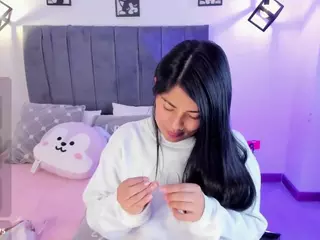 ivynaugthyqueen's Live Sex Cam Show