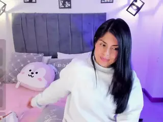 ivynaugthyqueen's Live Sex Cam Show