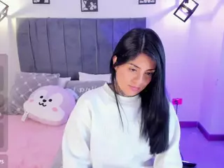 ivynaugthyqueen's Live Sex Cam Show
