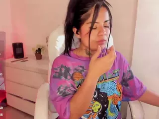 ivynaugthyqueen's Live Sex Cam Show