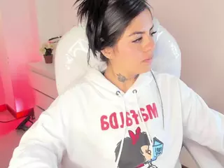 ivynaugthyqueen's Live Sex Cam Show