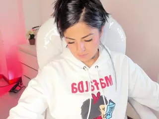 ivynaugthyqueen's Live Sex Cam Show