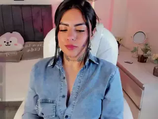 ivynaugthyqueen's Live Sex Cam Show