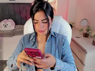 ivynaugthyqueen's Live Sex Cam Show