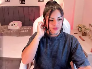 ivynaugthyqueen's Live Sex Cam Show