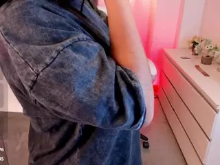 ivynaugthyqueen's Live Sex Cam Show