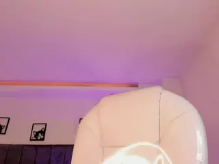 ivynaugthyqueen's Live Sex Cam Show