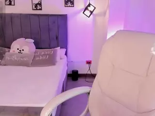 ivynaugthyqueen's Live Sex Cam Show