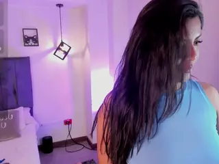 ivynaugthyqueen's Live Sex Cam Show