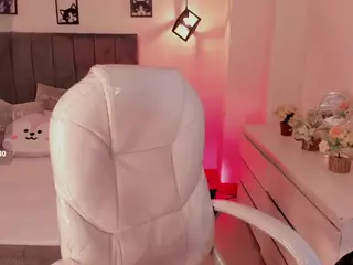 ivynaugthyqueen's Live Sex Cam Show