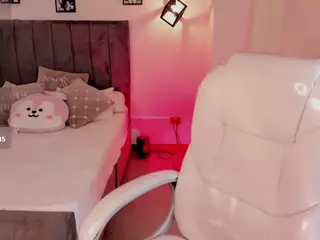 ivynaugthyqueen's Live Sex Cam Show