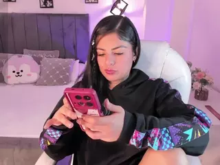 ivynaugthyqueen's Live Sex Cam Show