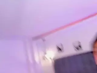 ivynaugthyqueen's Live Sex Cam Show