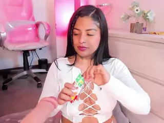 ivynaugthyqueen's Live Sex Cam Show