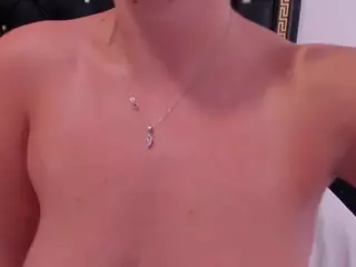 preciousailyn's Live Sex Cam Show