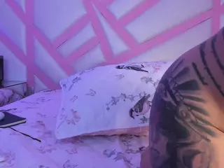 paulinasoto's Live Sex Cam Show