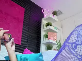 Kates Kurves's Live Sex Cam Show