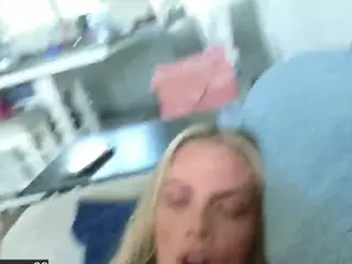 Kates Kurves's Live Sex Cam Show