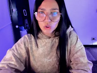 LeaSmlthv's Live Sex Cam Show