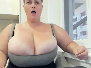 lovelyclara4u's Live Sex Cam Show