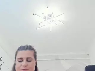 lovelyclara4u's Live Sex Cam Show