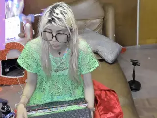 Skinnygirl's Live Sex Cam Show