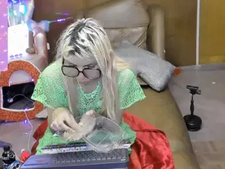 Skinnygirl's Live Sex Cam Show