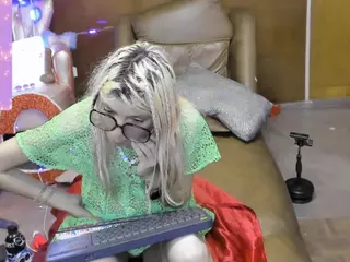 Skinnygirl's Live Sex Cam Show